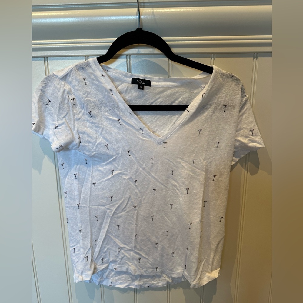 RAILS Ladies Woman’s Size XS White & Black V-Neck Short Sleeve Tee Shirt